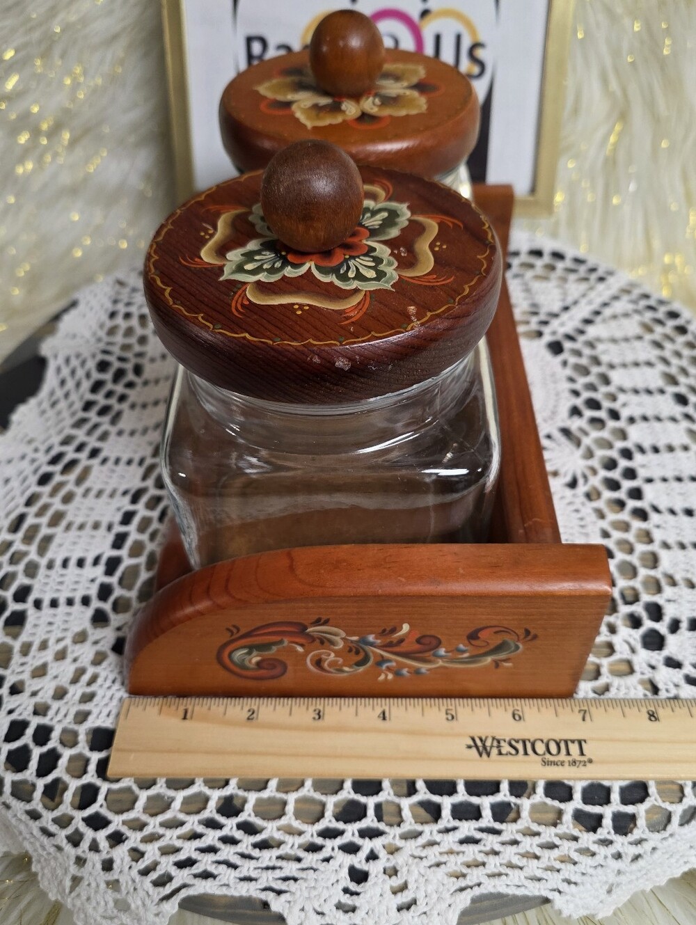 VINTAGE NORWEGIAN ROSEMALING HANDPAINTED GLASS JAR WOOD LID AND STORAGE RACK - Picture 9 of 13